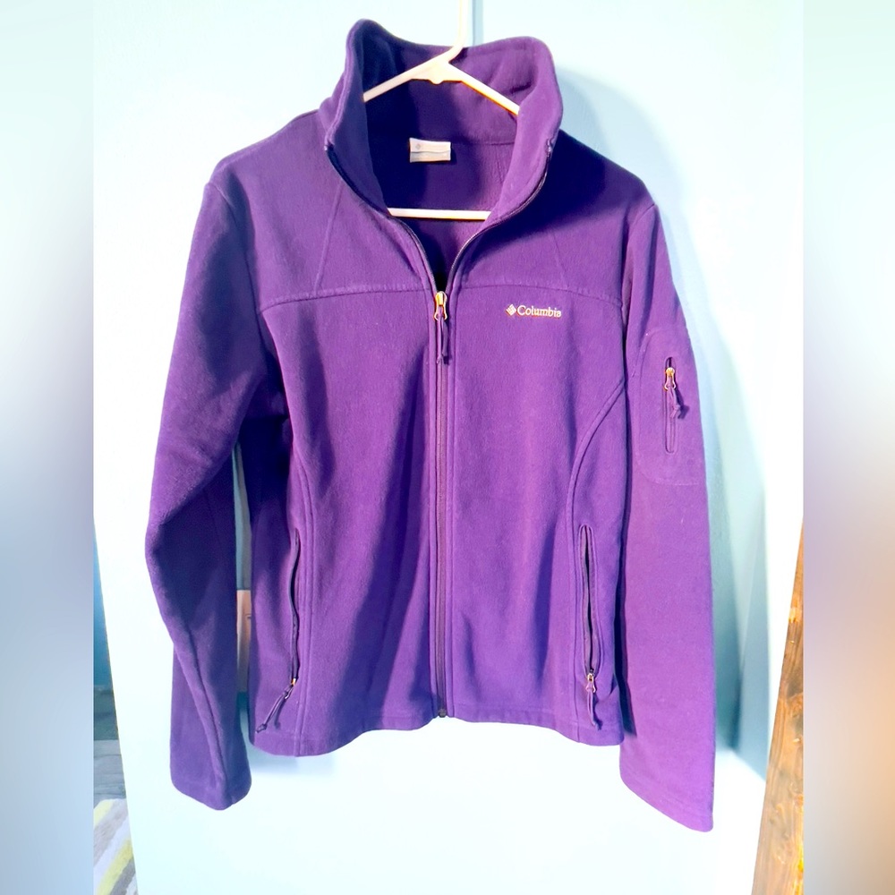 Medium size Columbia Zip Up